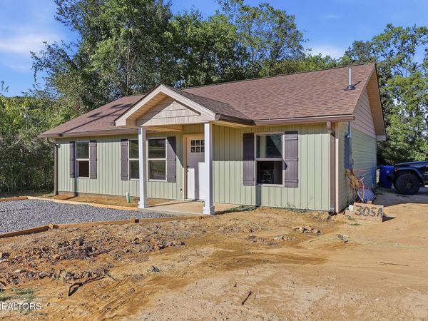 305A S Fowler St, Clinton, TN 37716