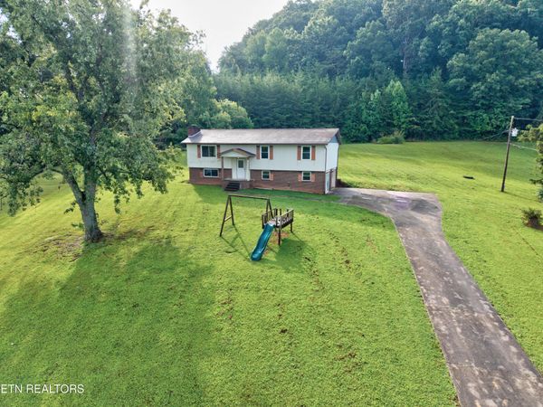 572 S Union Grove Rd, Friendsville, TN 37737