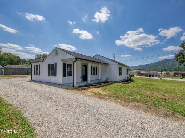 102 Love Drive, Harriman, TN 37748