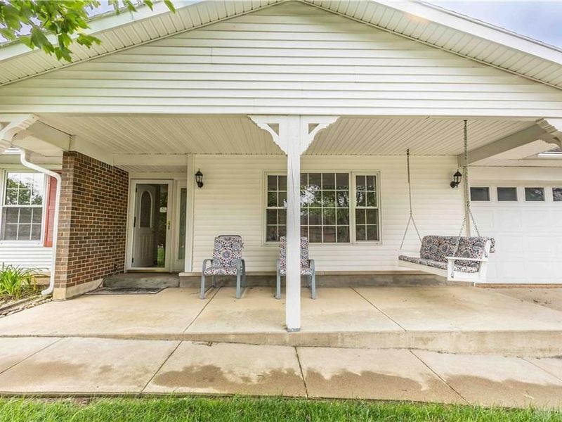 1105 Sherwood Forest Drive, West Carrollton, OH 45449 Photo 2
