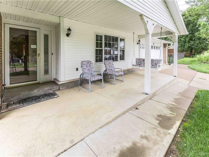 1105 Sherwood Forest Drive, West Carrollton, OH 45449 Photo 3
