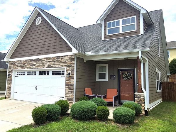 15 Hyde Park Place, Arden, NC 28704