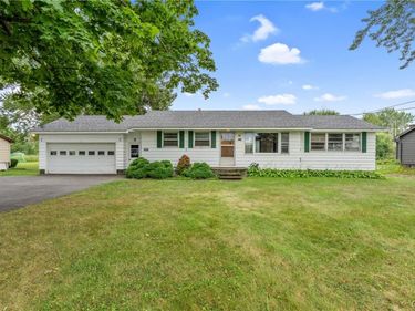 6020 Gillette Road , Cicero, NY 13039