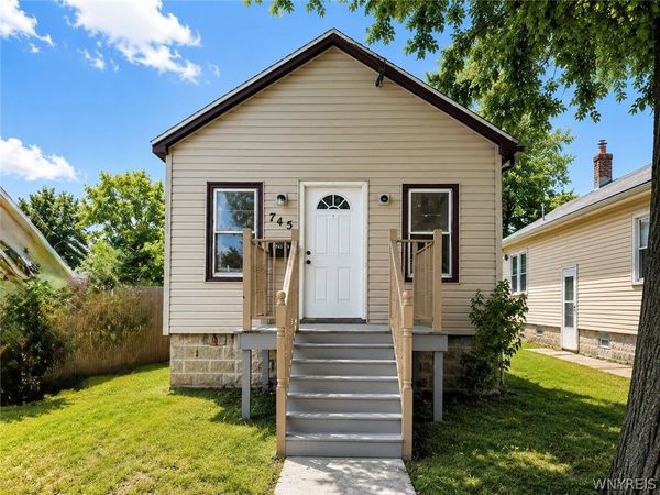745 19th Street , Niagara Falls, NY 14301