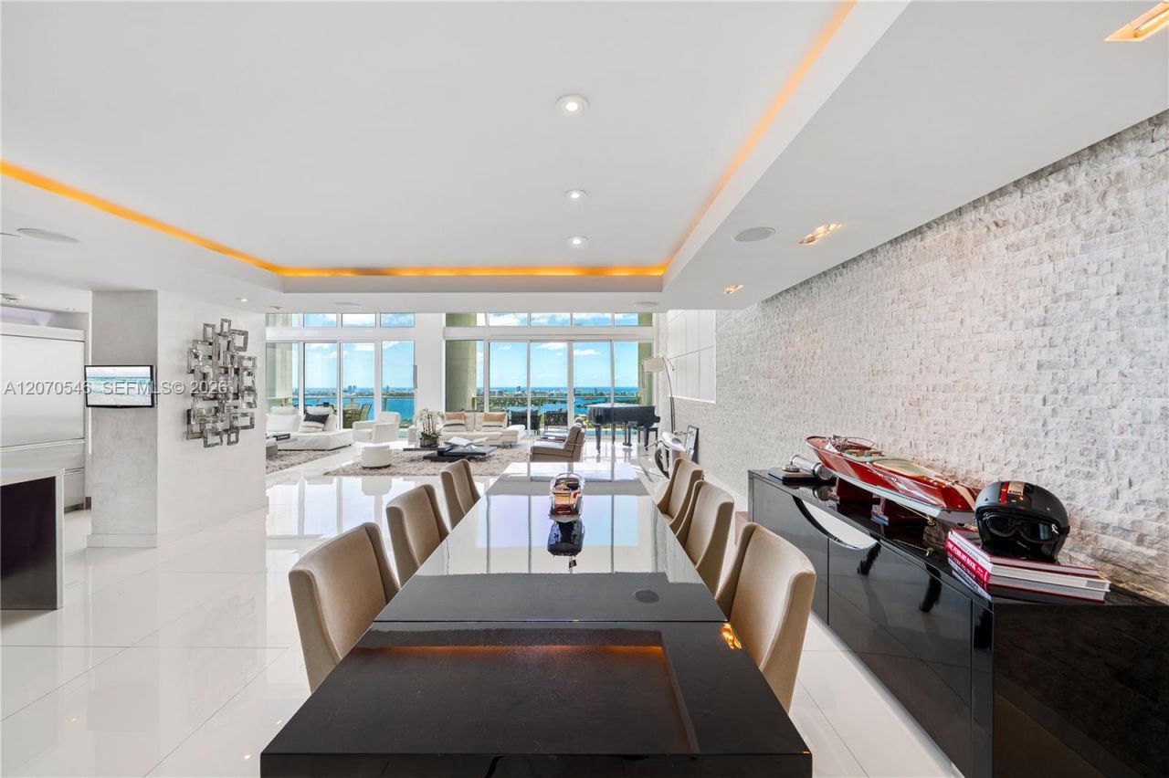1040 Biscayne Blvd , Unit 4403, Miami, FL 33132 Photo
