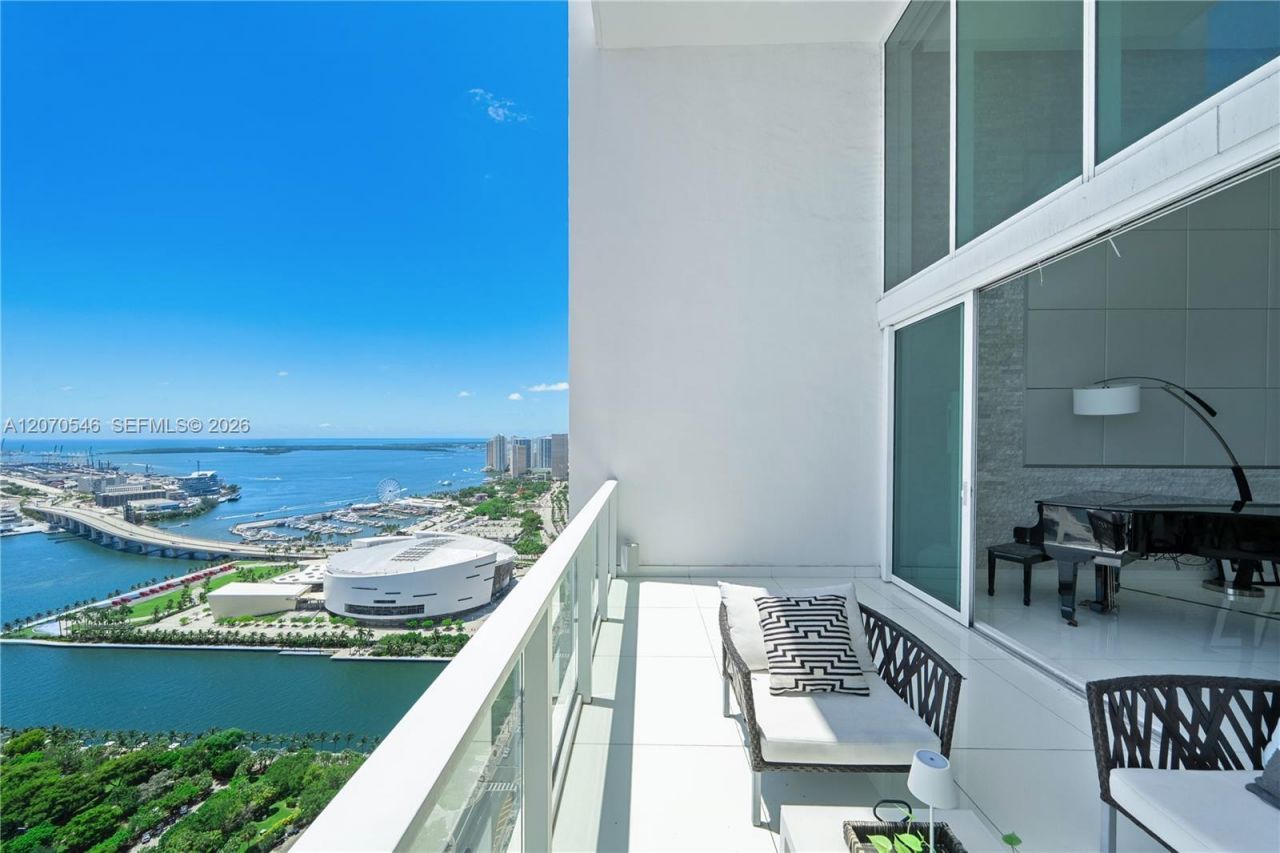 1040 Biscayne Blvd , Unit 4403, Miami, FL 33132 Photo