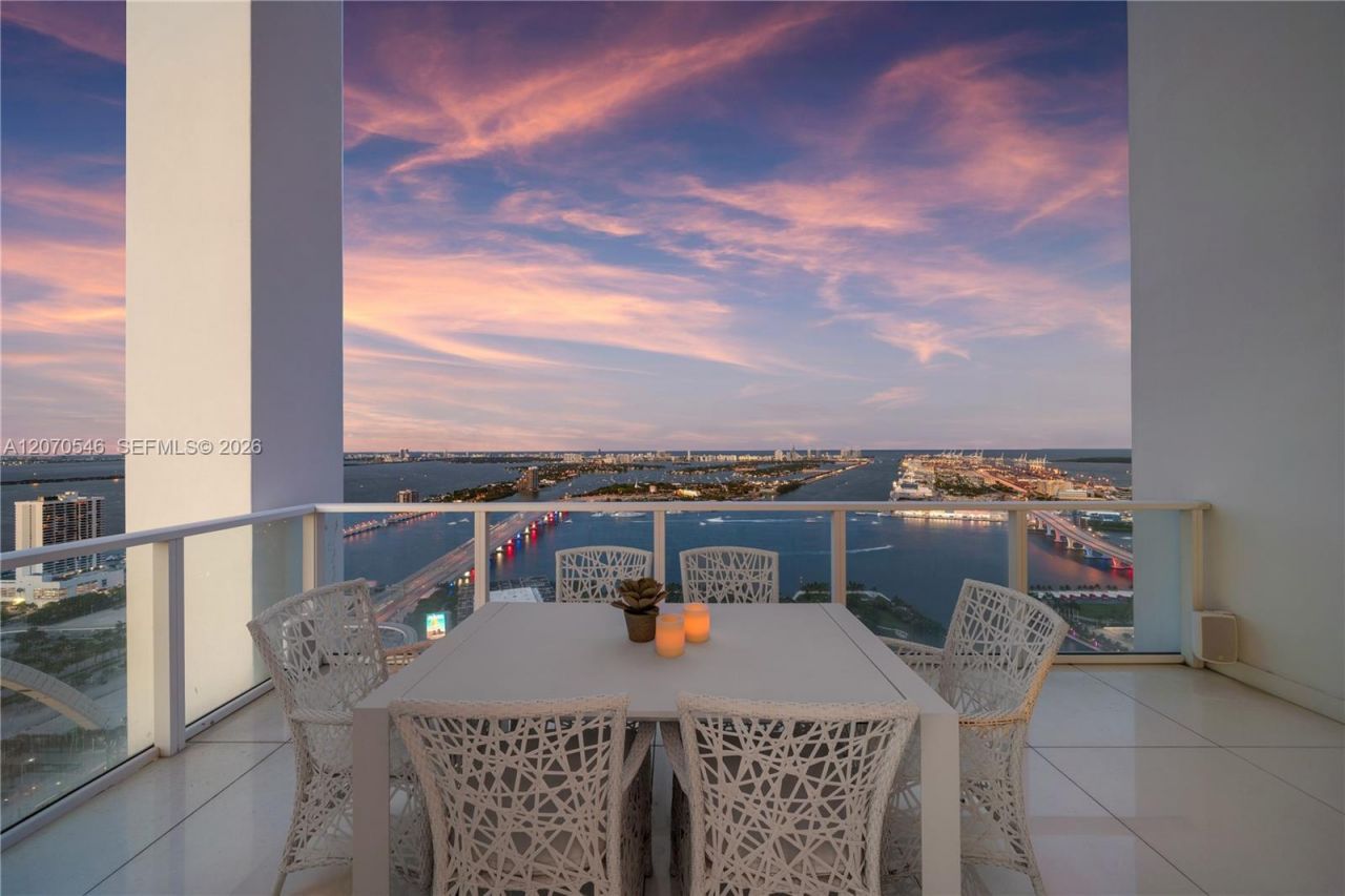 1040 Biscayne Blvd , Unit 4403, Miami, FL 33132 Photo