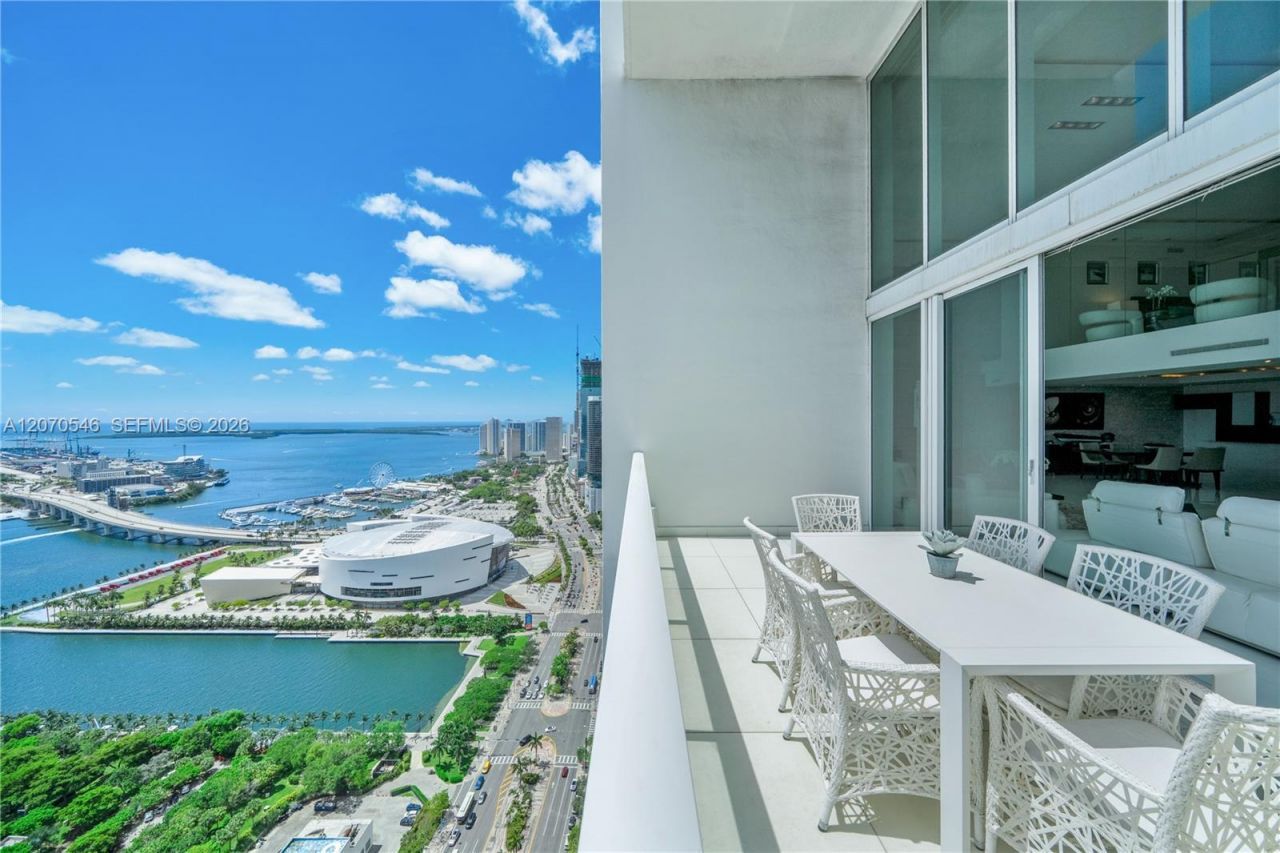 1040 Biscayne Blvd , Unit 4403, Miami, FL 33132 Photo