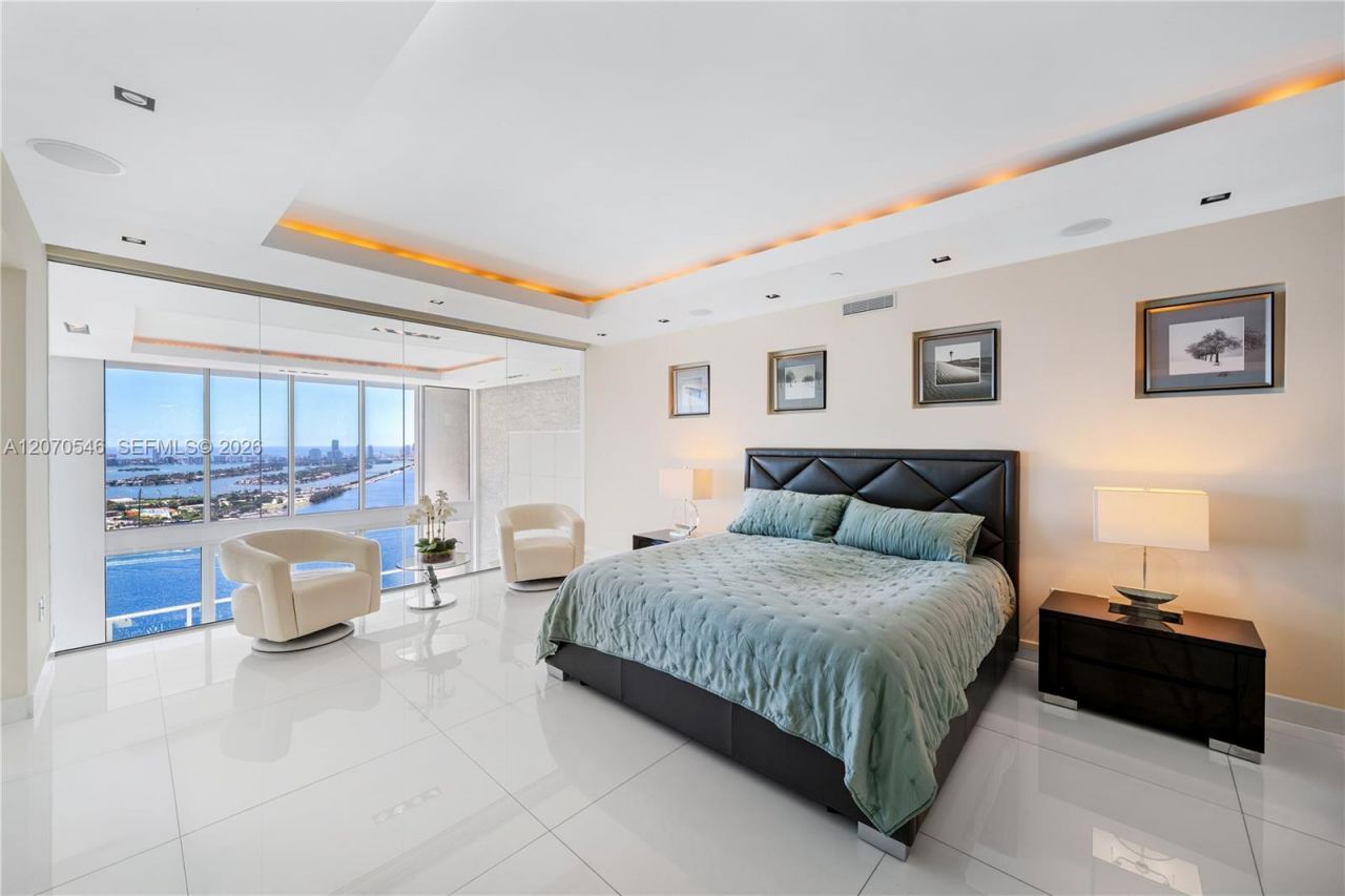 1040 Biscayne Blvd , Unit 4403, Miami, FL 33132 Photo