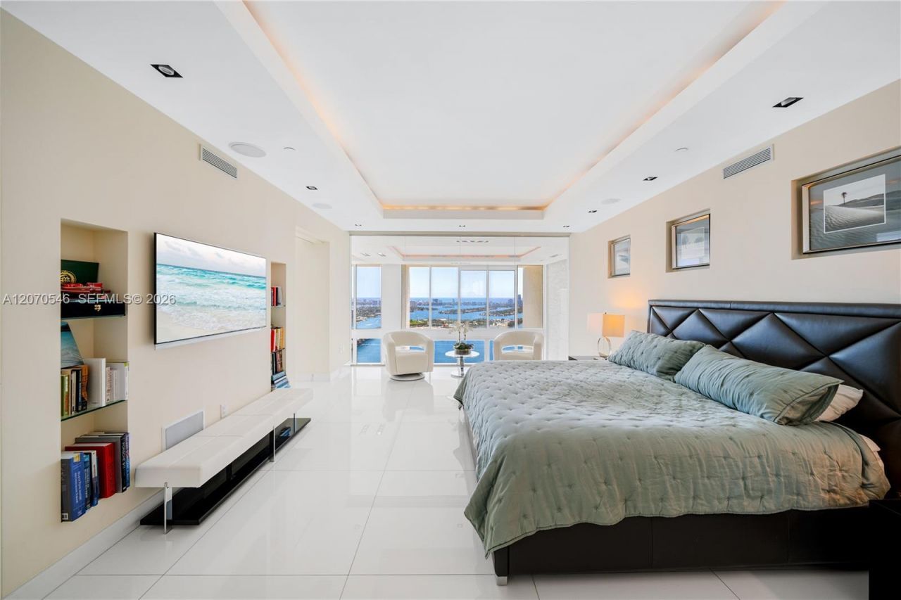 1040 Biscayne Blvd , Unit 4403, Miami, FL 33132 Photo
