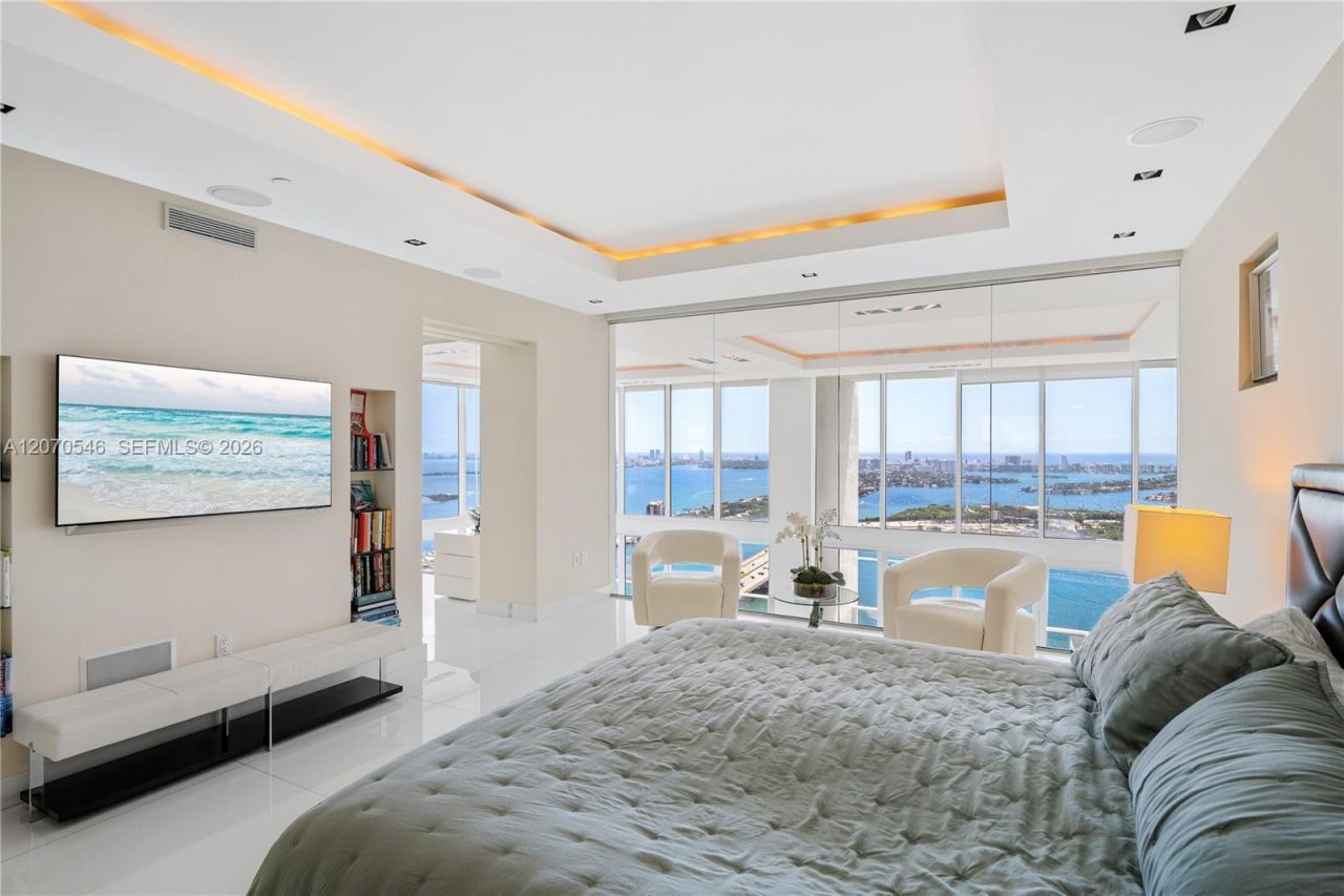 1040 Biscayne Blvd , Unit 4403, Miami, FL 33132 Photo