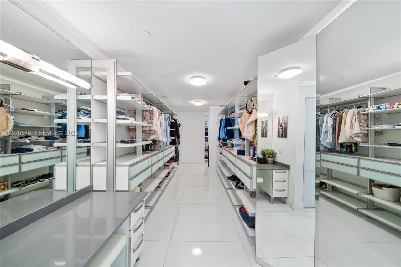 1040 Biscayne Blvd , Unit 4403, Miami, FL 33132 Photo