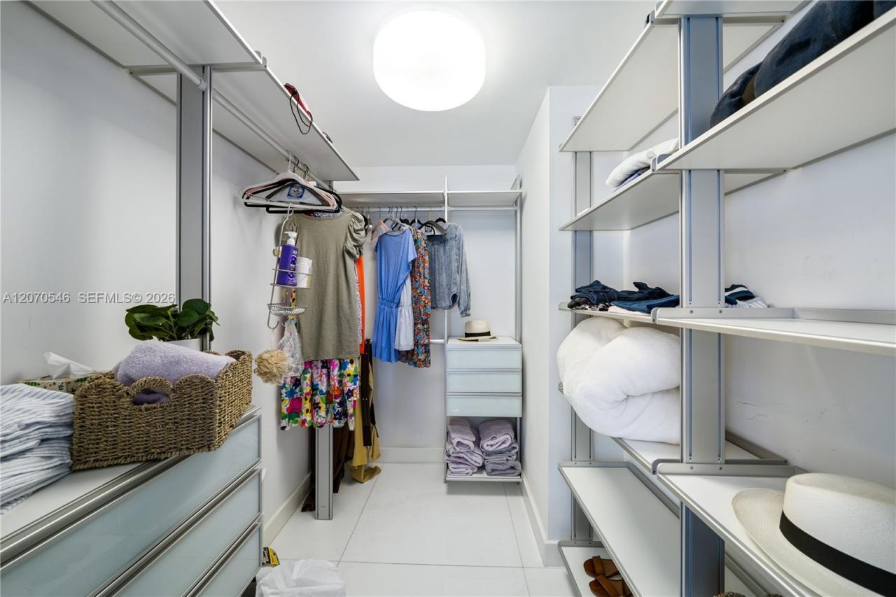 1040 Biscayne Blvd , Unit 4403, Miami, FL 33132 Photo