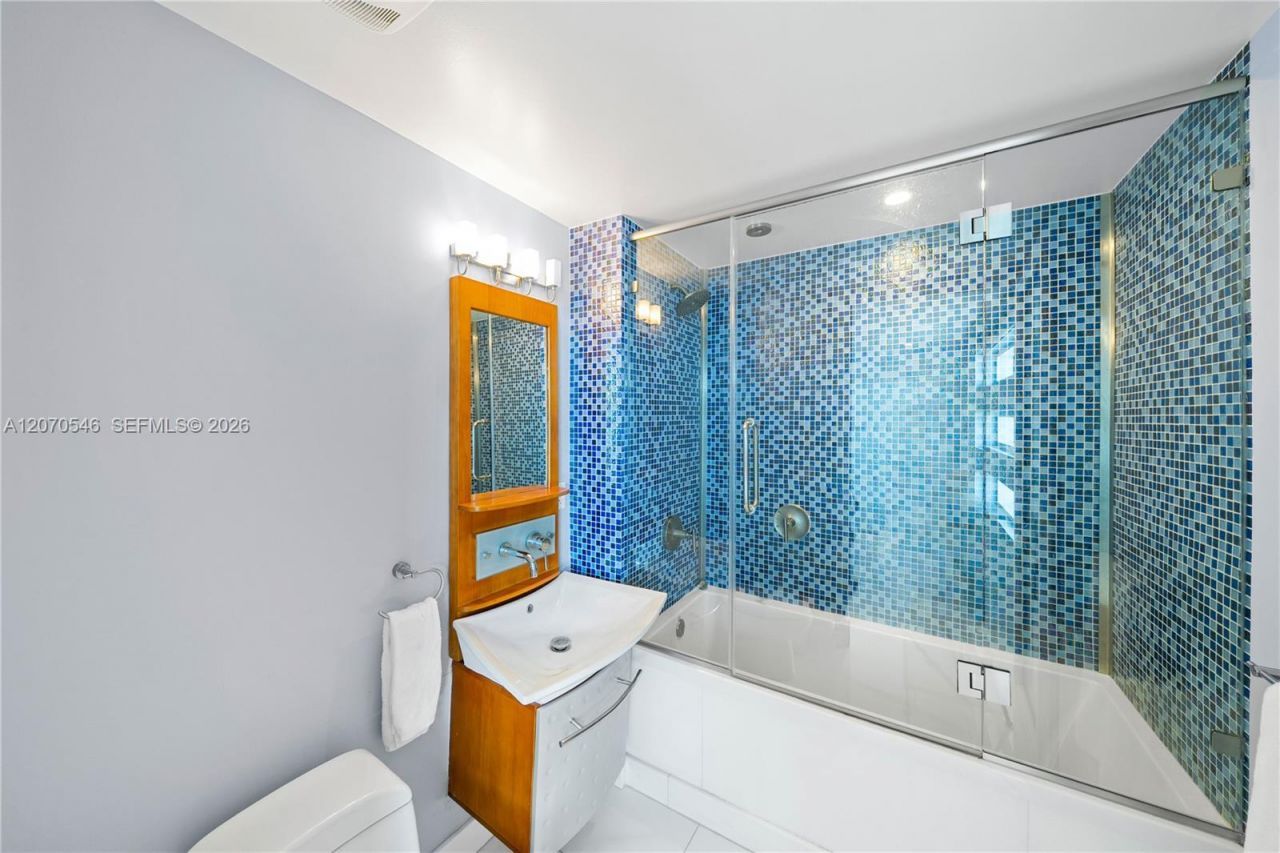 1040 Biscayne Blvd , Unit 4403, Miami, FL 33132 Photo