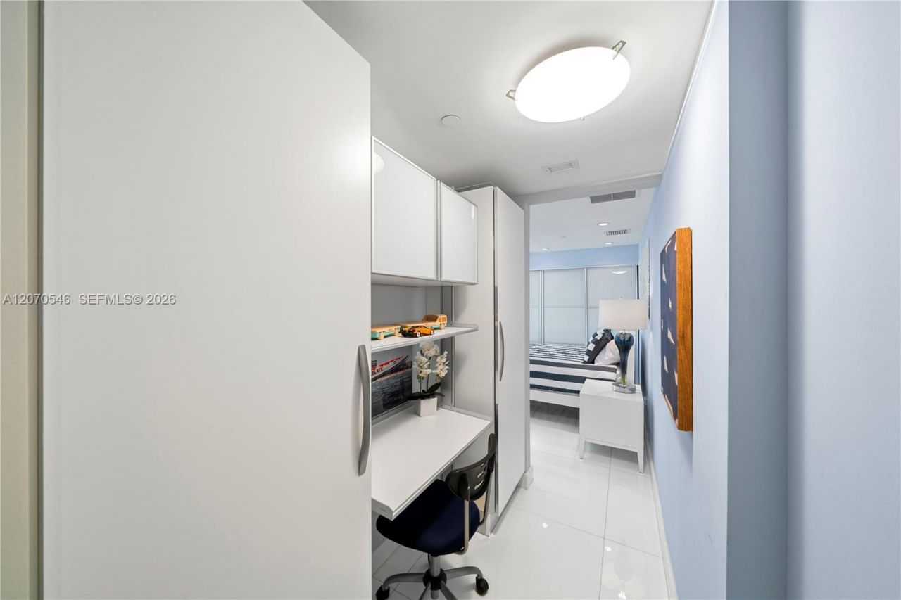 1040 Biscayne Blvd , Unit 4403, Miami, FL 33132 Photo