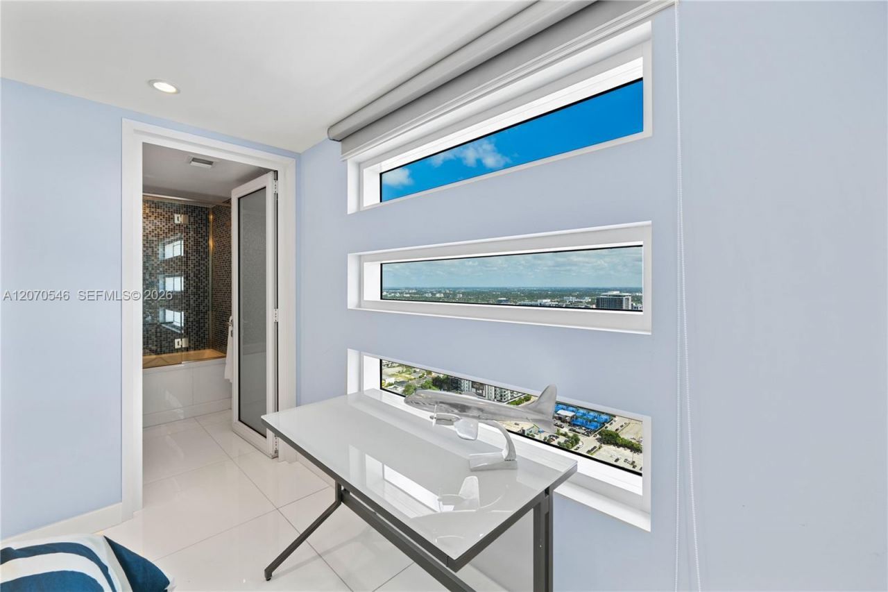 1040 Biscayne Blvd , Unit 4403, Miami, FL 33132 Photo