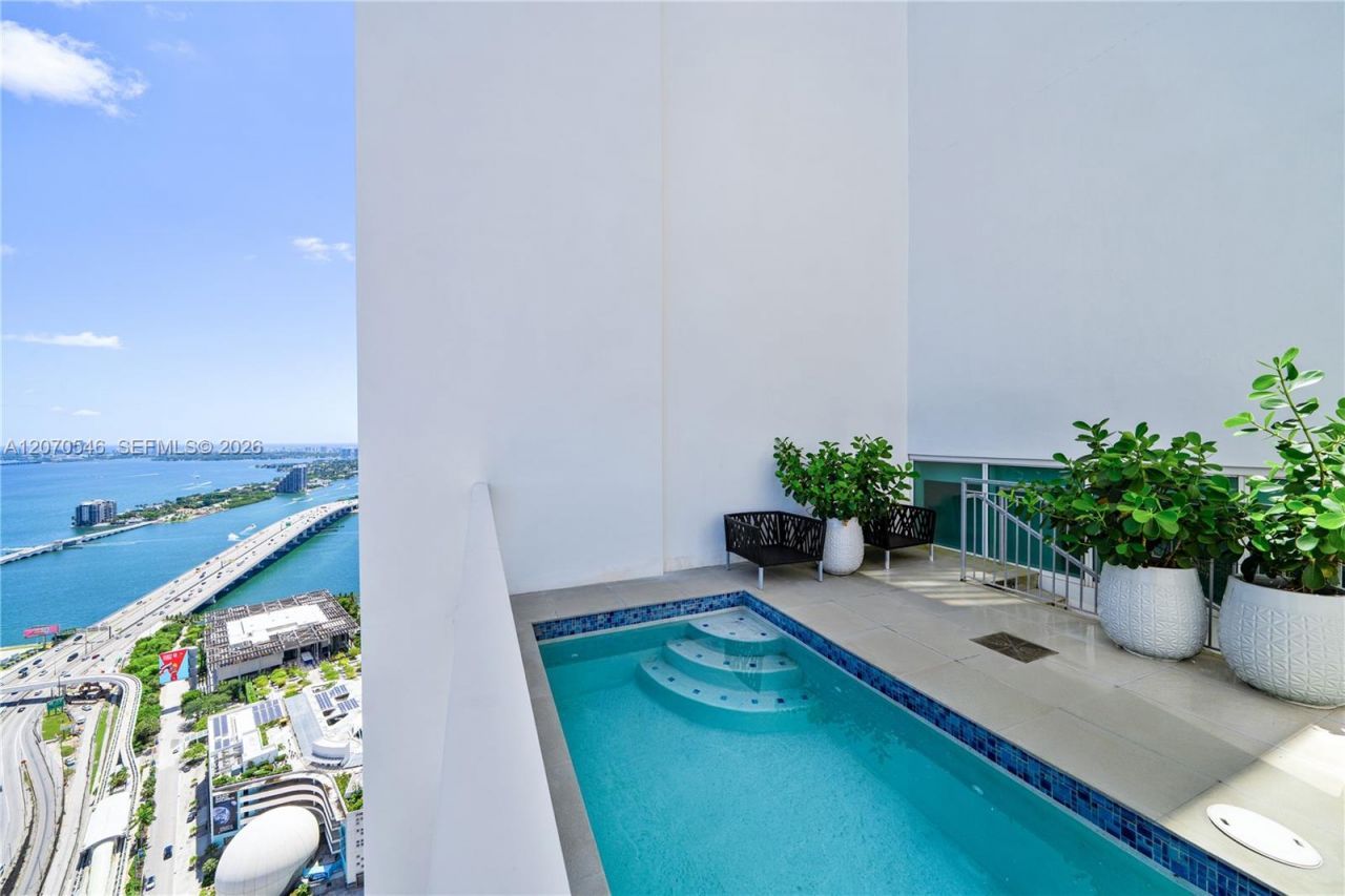 1040 Biscayne Blvd , Unit 4403, Miami, FL 33132 Photo