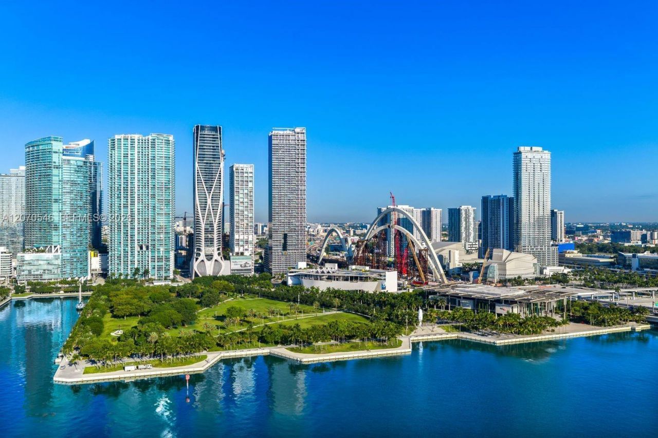 1040 Biscayne Blvd , Unit 4403, Miami, FL 33132 Photo