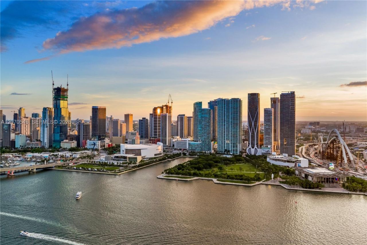 1040 Biscayne Blvd , Unit 4403, Miami, FL 33132 Photo