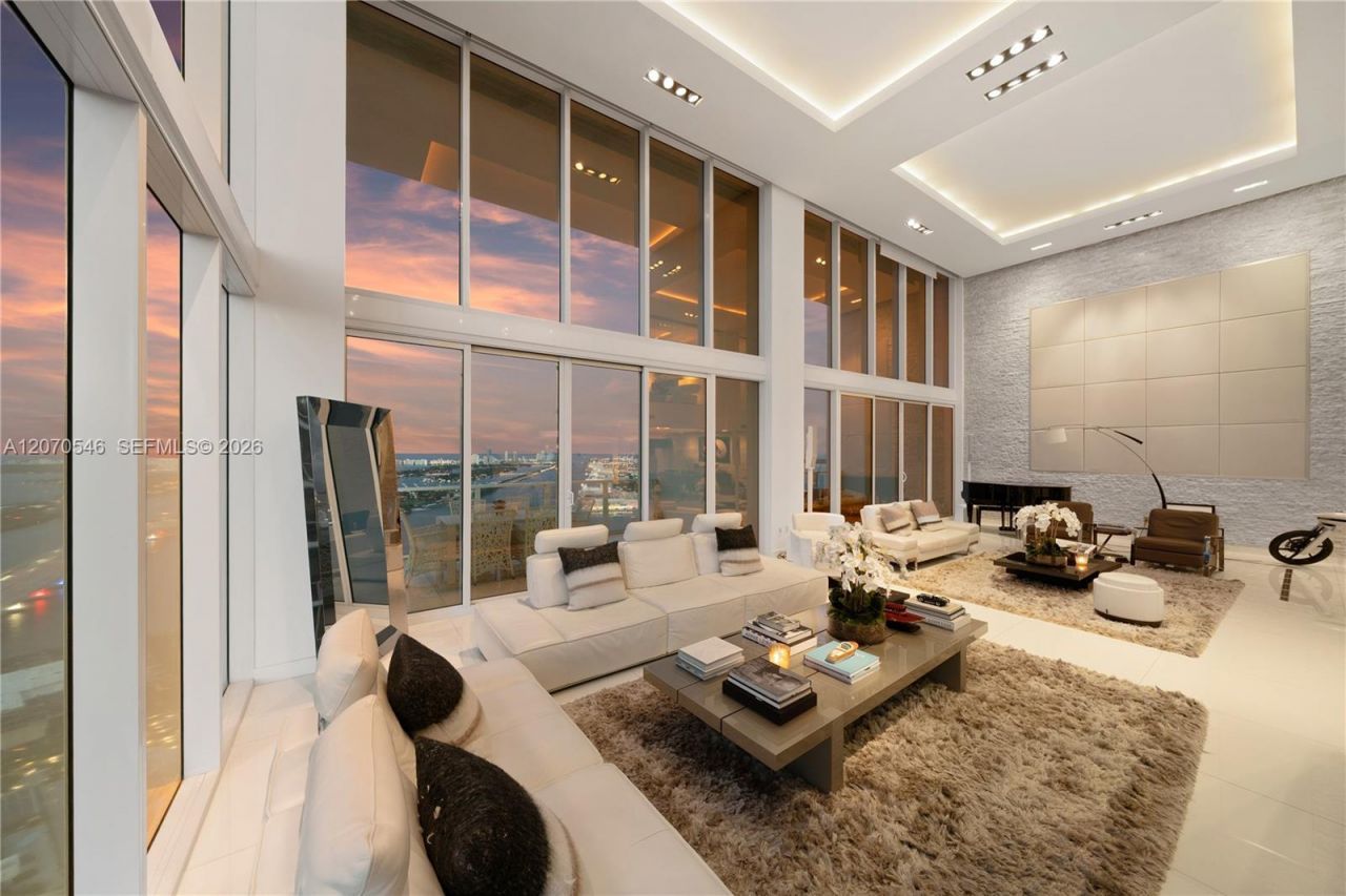 1040 Biscayne Blvd , Unit 4403, Miami, FL 33132 Photo