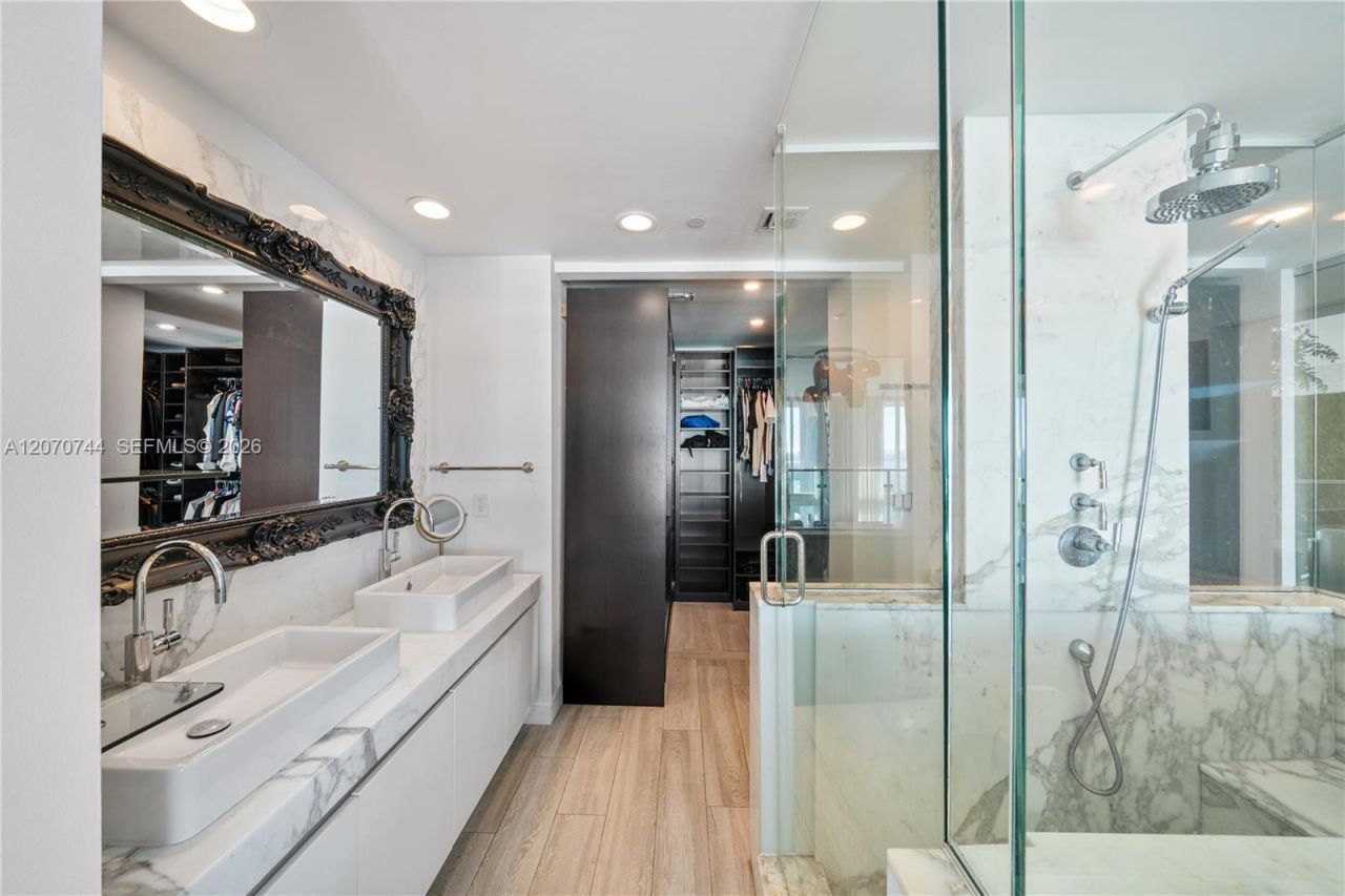 1040 Biscayne Blvd , Unit 4602, Miami, FL 33132 Photo