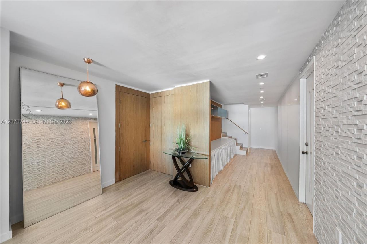 1040 Biscayne Blvd , Unit 4602, Miami, FL 33132 Photo