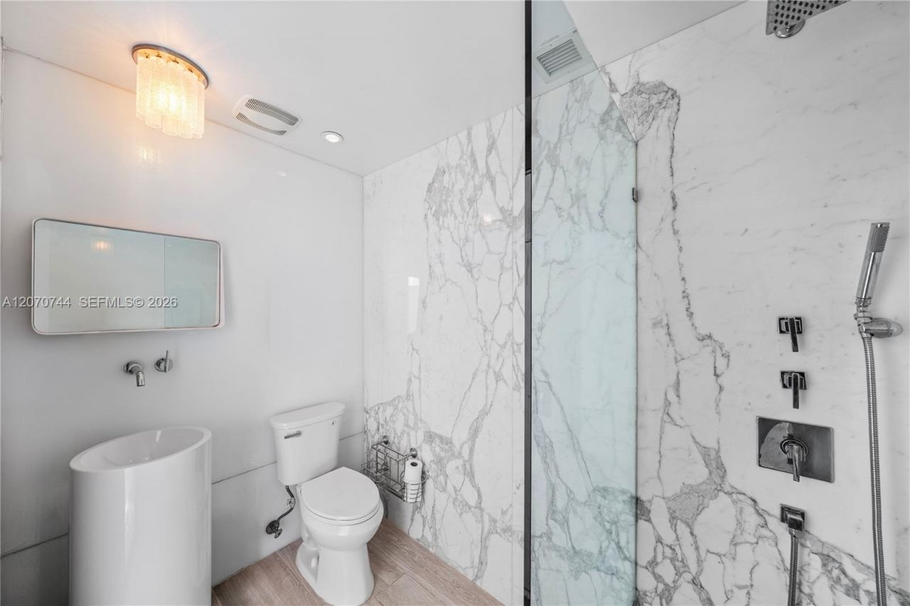 1040 Biscayne Blvd , Unit 4602, Miami, FL 33132 Photo