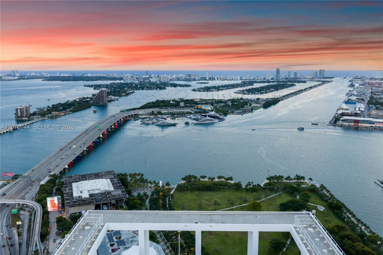 1040 Biscayne Blvd , Unit 4602, Miami, FL 33132 Photo