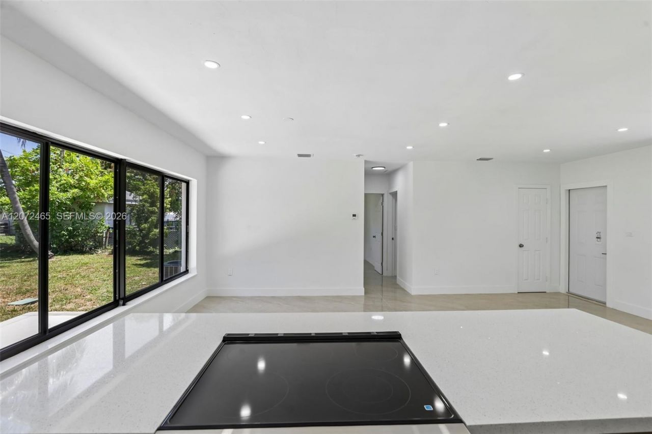 521 NW 189th Ter , Miami Gardens, FL 33169 Photo