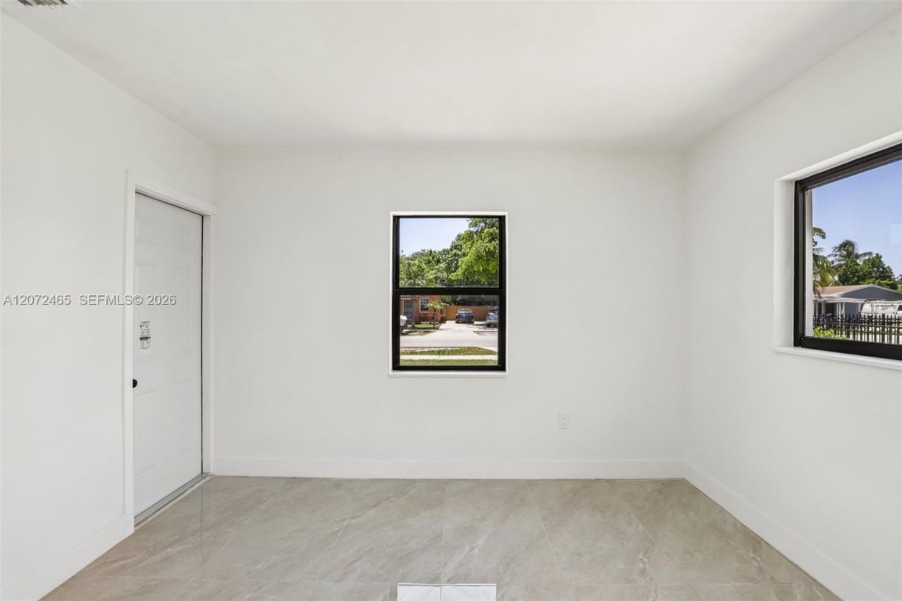 521 NW 189th Ter , Miami Gardens, FL 33169 Photo