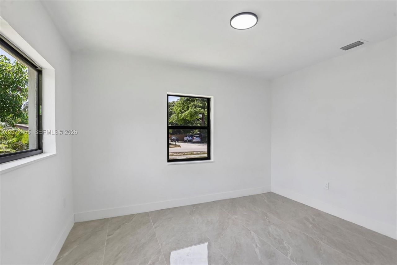 521 NW 189th Ter , Miami Gardens, FL 33169 Photo