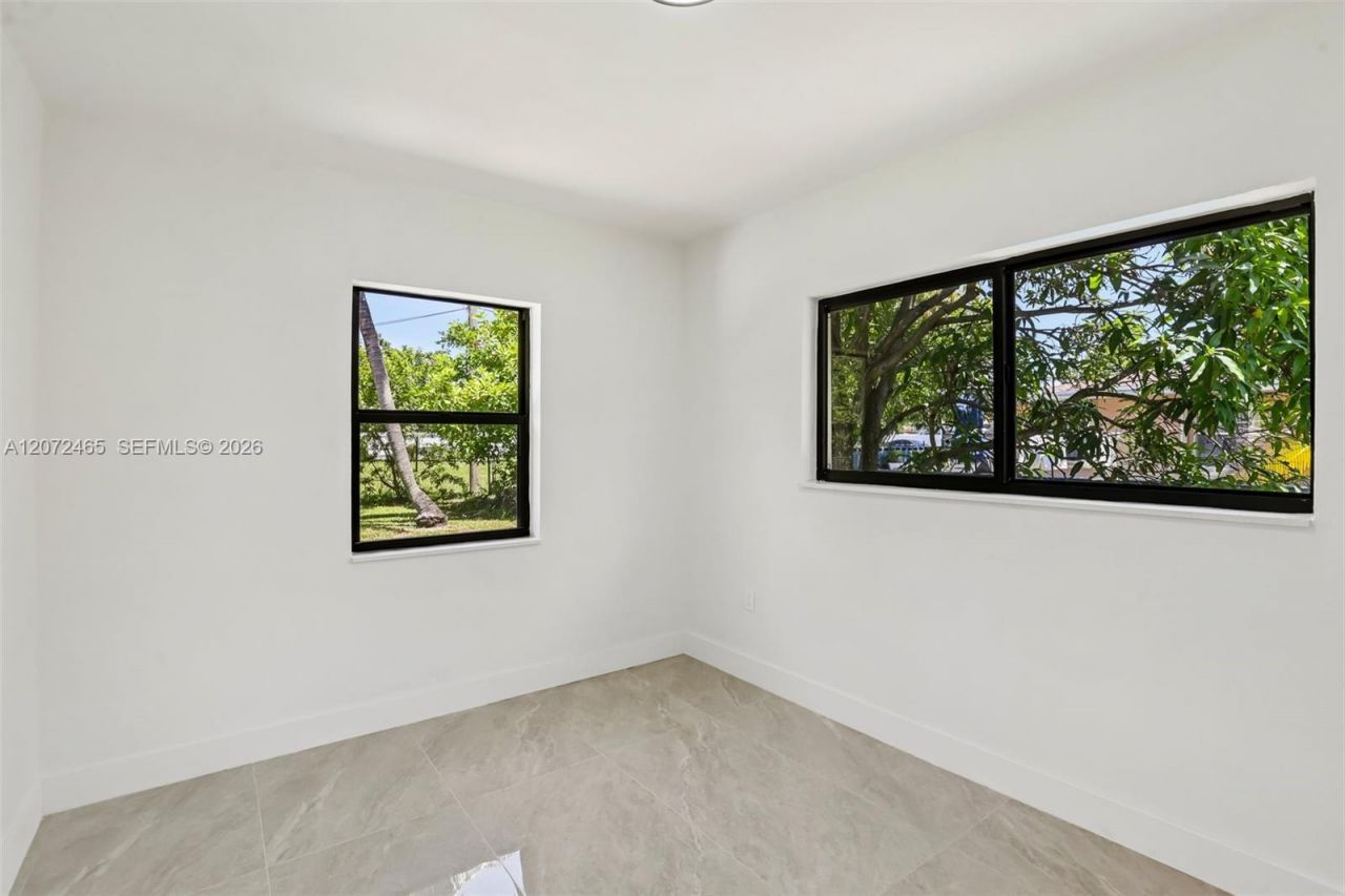 521 NW 189th Ter , Miami Gardens, FL 33169 Photo