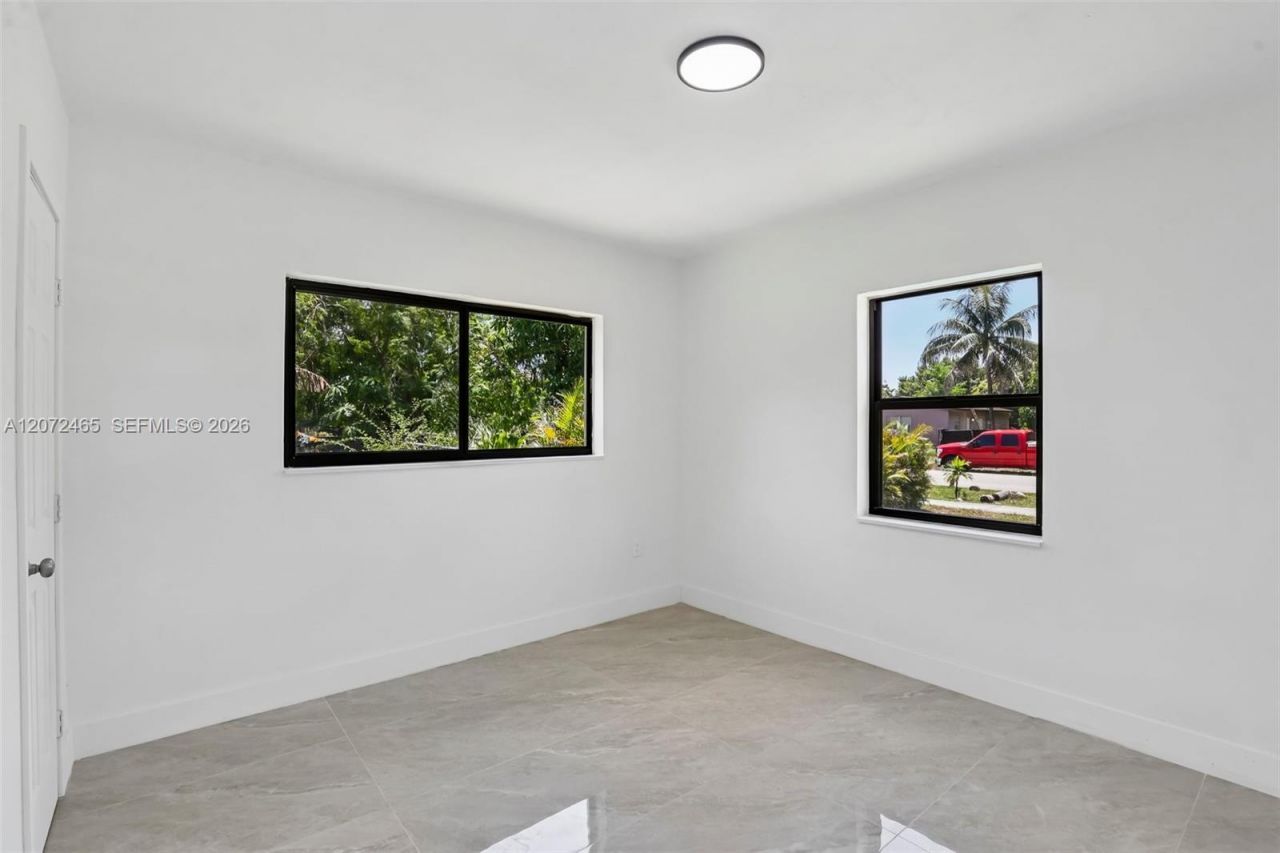 521 NW 189th Ter , Miami Gardens, FL 33169 Photo