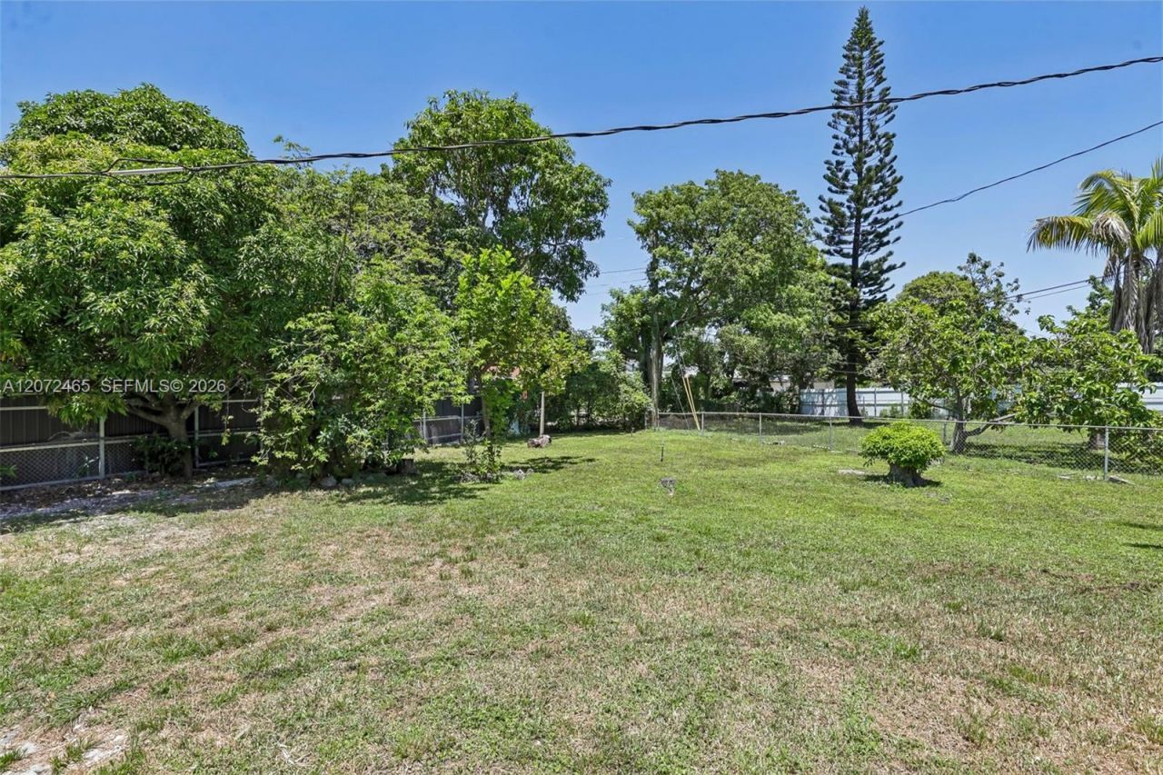 521 NW 189th Ter , Miami Gardens, FL 33169 Photo
