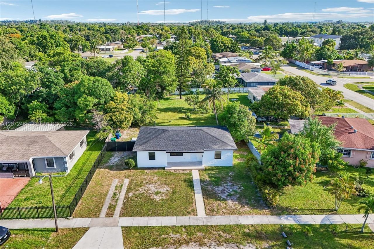 521 NW 189th Ter , Miami Gardens, FL 33169 Photo