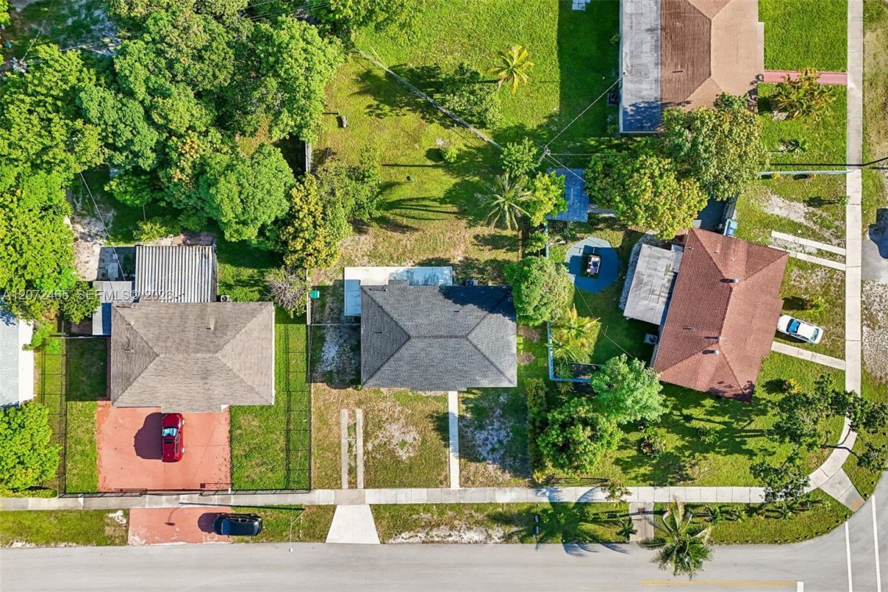 521 NW 189th Ter , Miami Gardens, FL 33169 Photo