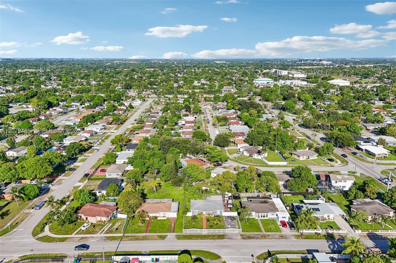 521 NW 189th Ter , Miami Gardens, FL 33169 Photo