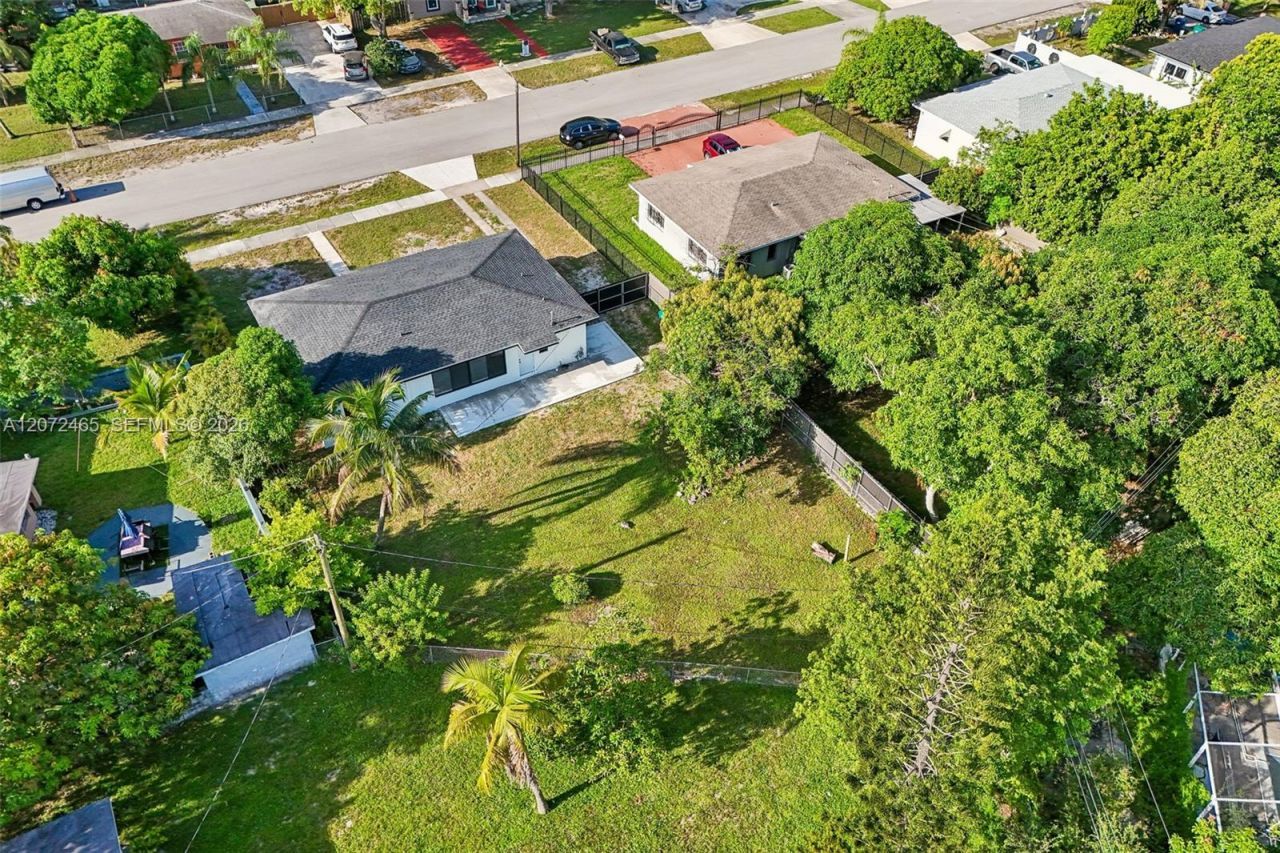 521 NW 189th Ter , Miami Gardens, FL 33169 Photo