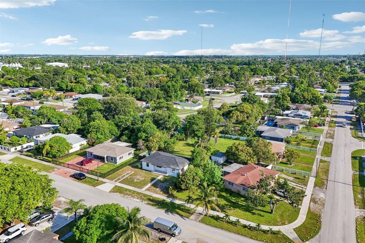 521 NW 189th Ter , Miami Gardens, FL 33169 Photo