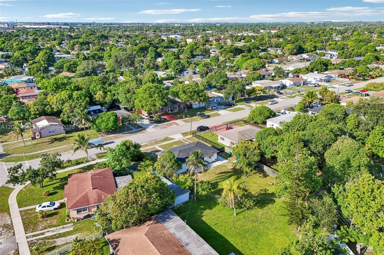 521 NW 189th Ter , Miami Gardens, FL 33169 Photo