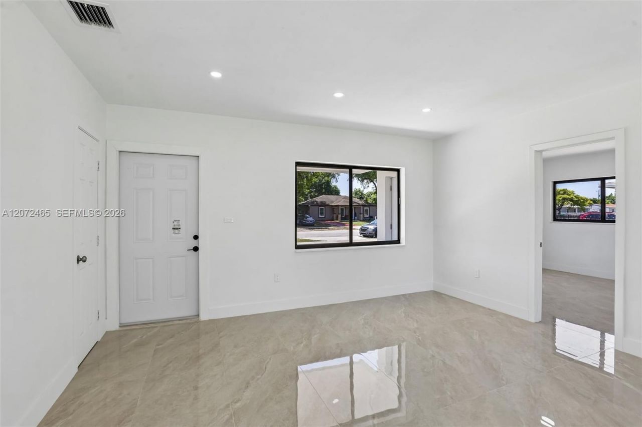 521 NW 189th Ter , Miami Gardens, FL 33169 Photo