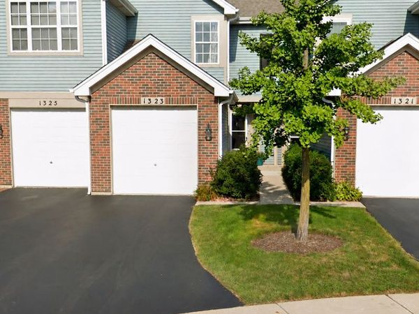 1323 Providence Circle , Elgin, IL 60120
