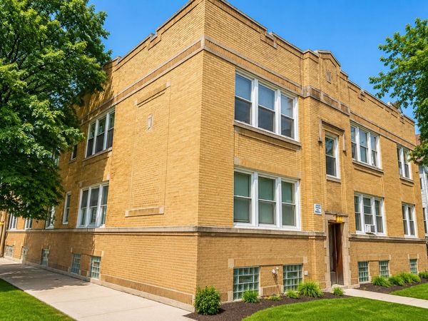 4860 W Byron Street , Unit 2E, Chicago, IL 60641