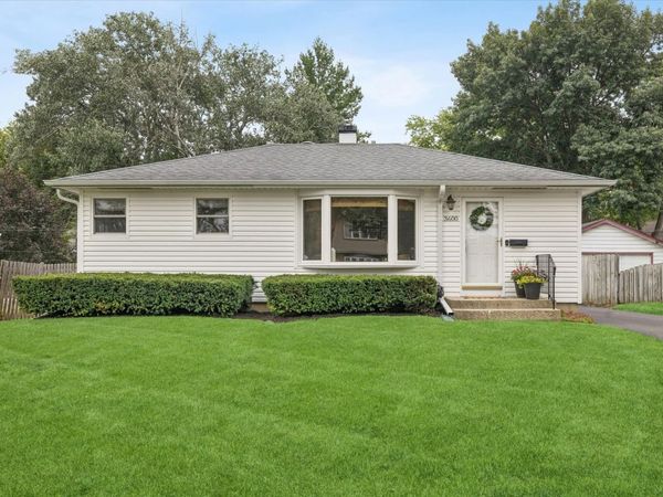 3600 Pheasant Drive , Rolling Meadows, IL 60008