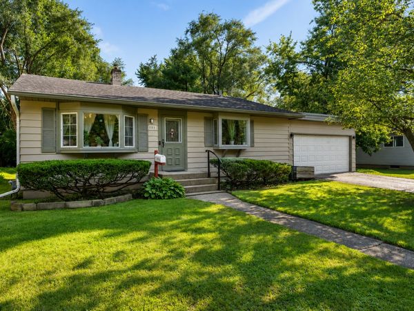 383 Lloyd Street , Cary, IL 60013