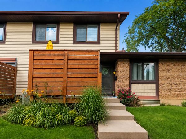 8314 Portsmouth Drive , Unit 30, Darien, IL 60561
