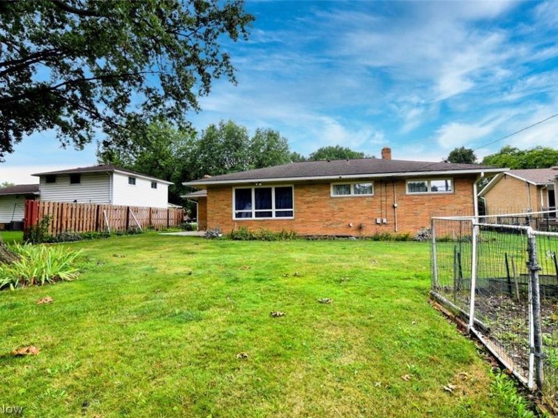 5669 Beacon Hill Drive , Independence, OH 44131 Photo 7