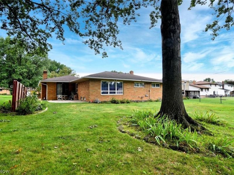 5669 Beacon Hill Drive , Independence, OH 44131 Photo 8