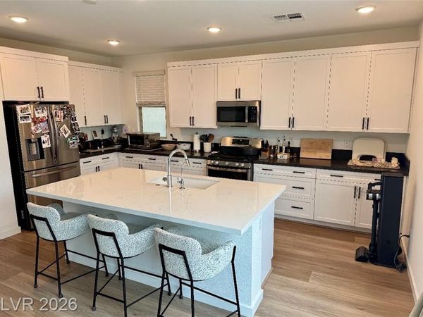 724 Emerson Creek Court, North Las Vegas, NV 89084