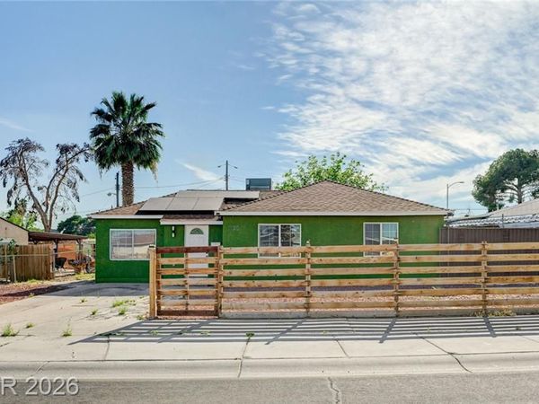 1720 E Carson Avenue, Las Vegas, NV 89101